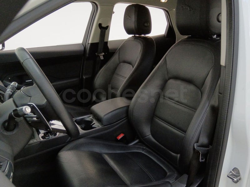 Jaguar E-pace 2021 — photo 8