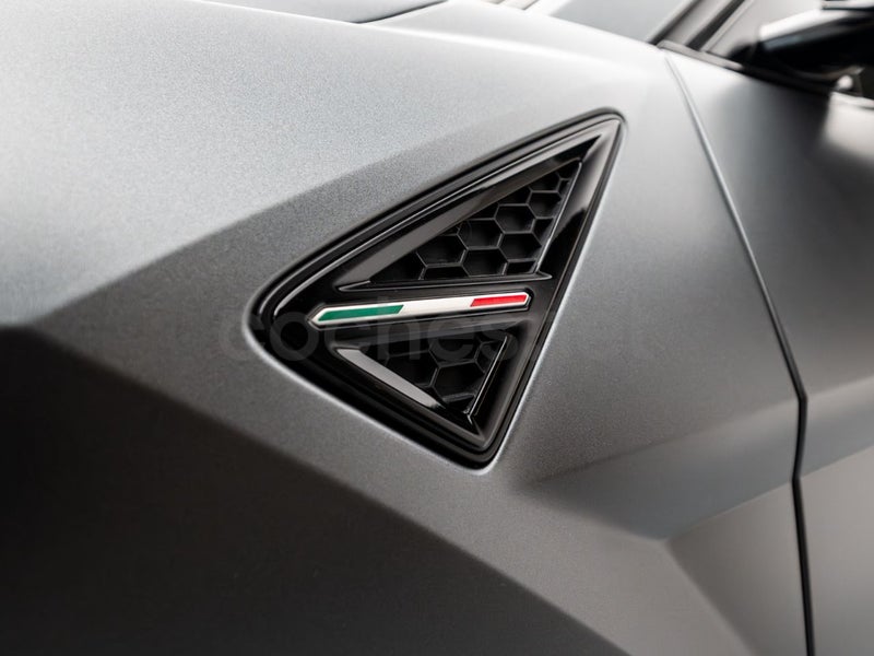 Lamborghini Urus 2019 — photo 7