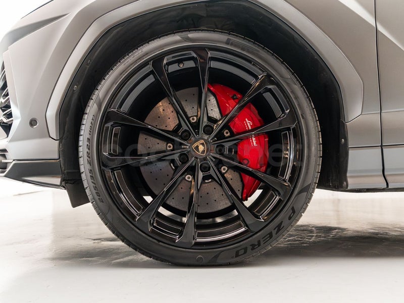 Lamborghini Urus 2019 — photo 8