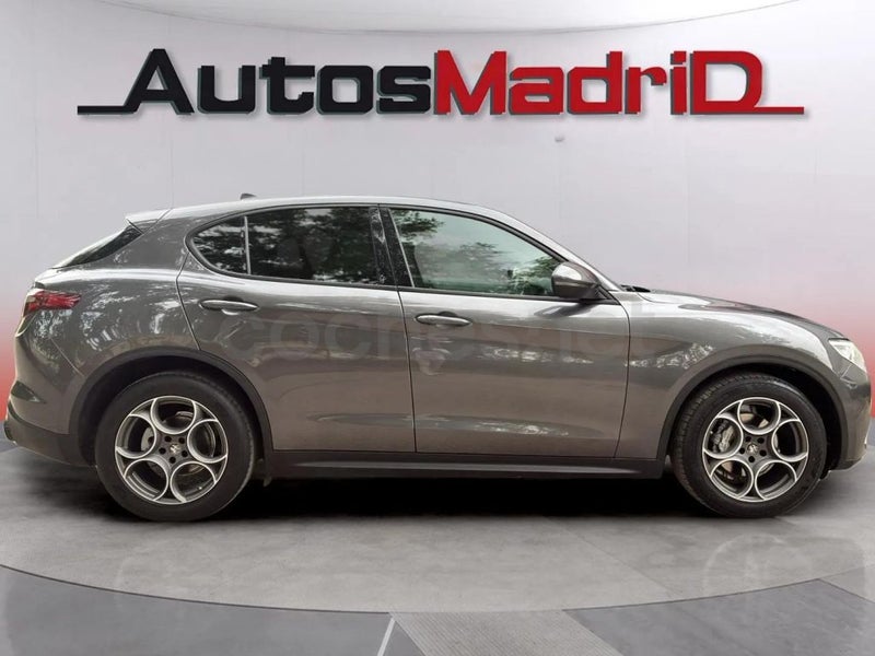 Alfa Romeo Stelvio 2022 — photo 7