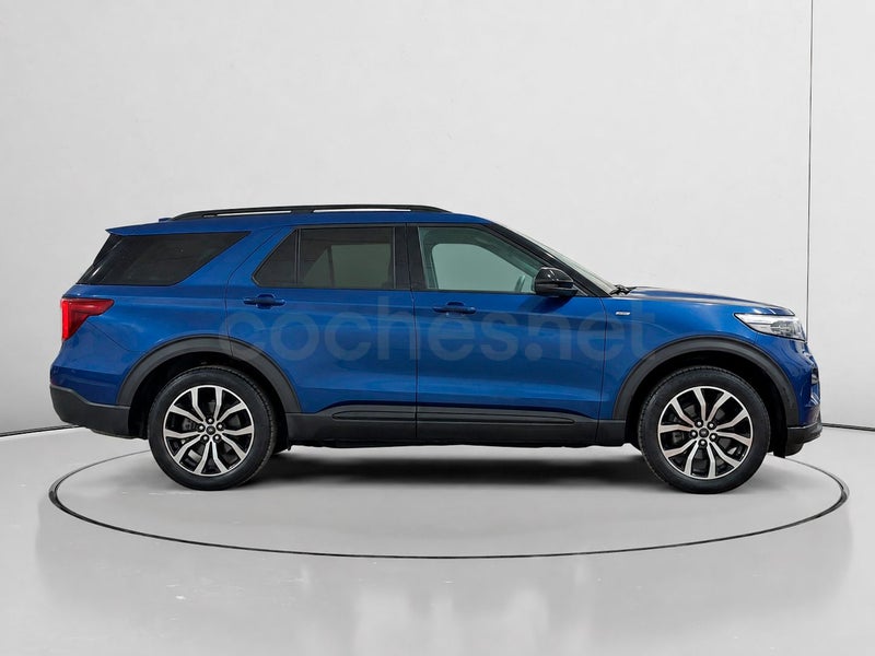 Ford Explorer 2023 — photo 2