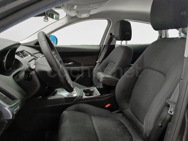 Jaguar E-pace 2020 — photo 8