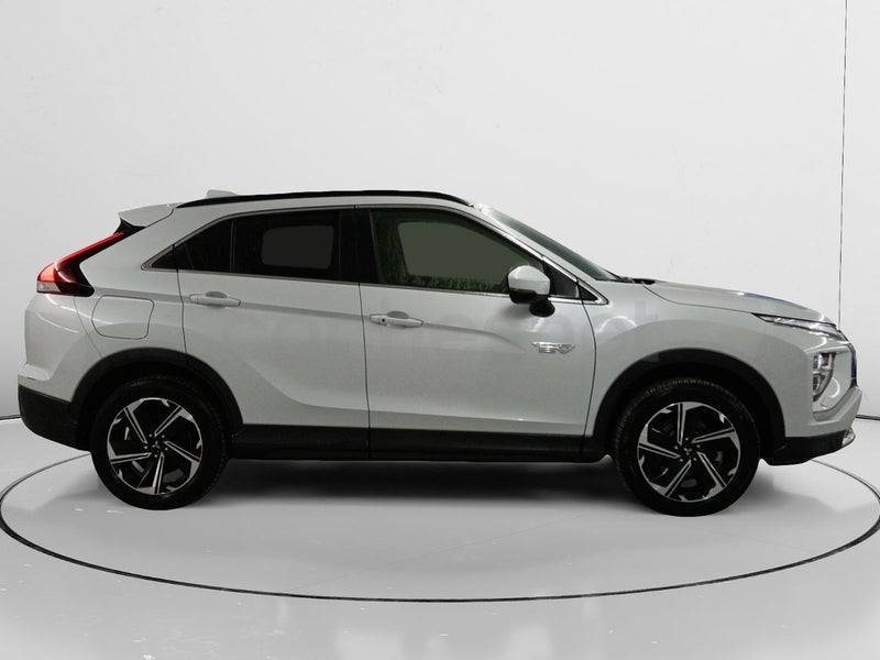 Mitsubishi Eclipse Cross 2022 — photo 2