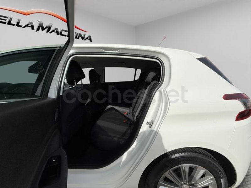 Peugeot 308 2021 — photo 7