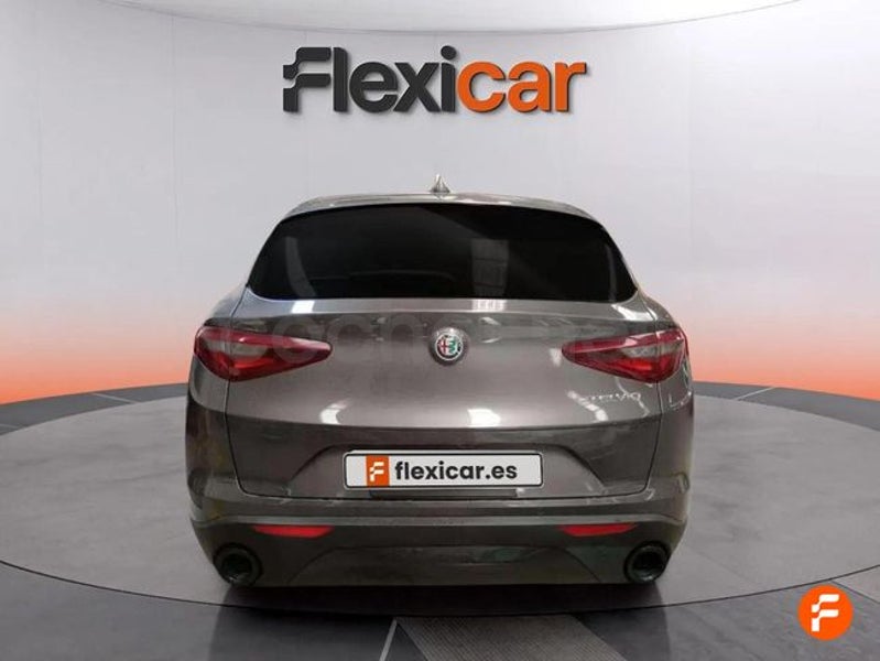 Alfa Romeo Stelvio 2022 — photo 3