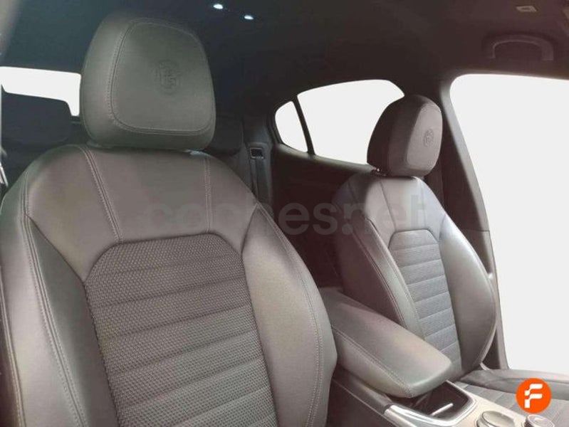 Alfa Romeo Stelvio 2022 — photo 8