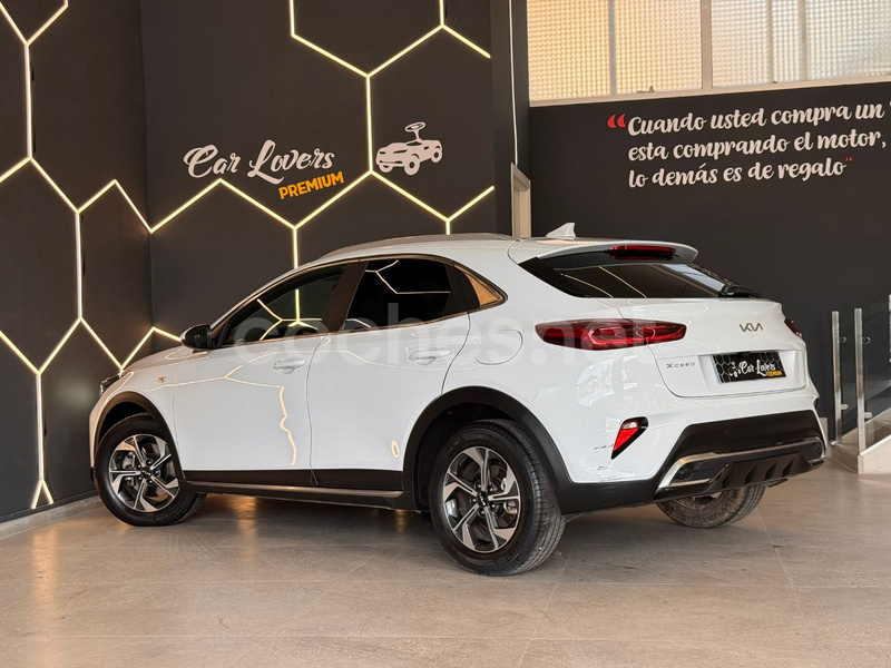 Kia Xceed 2022 — photo 2