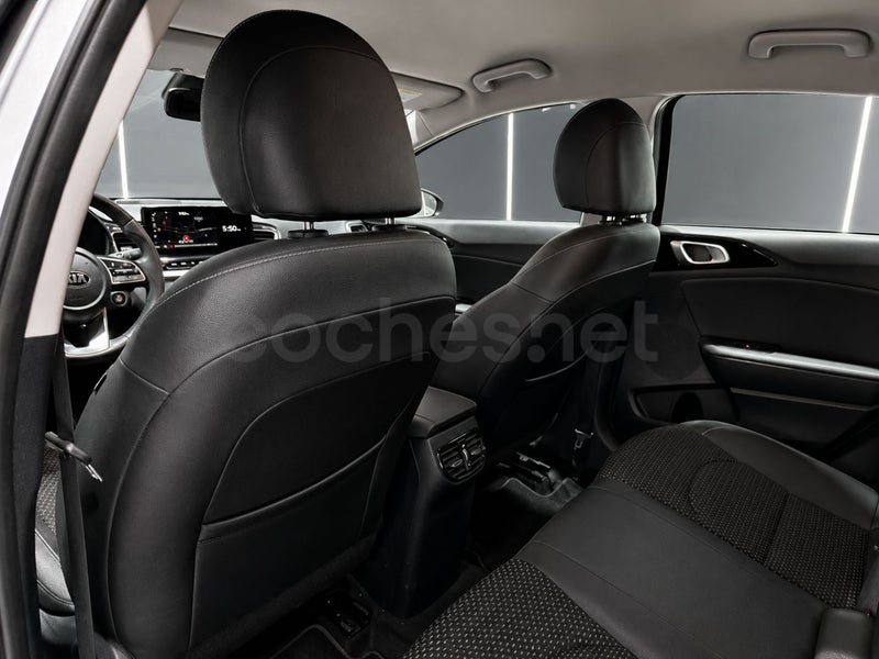 Kia Xceed 2021 — photo 8