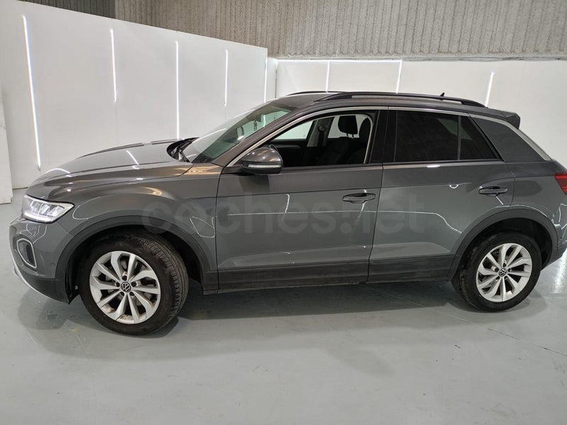 Volkswagen T-roc 2023 — photo 2
