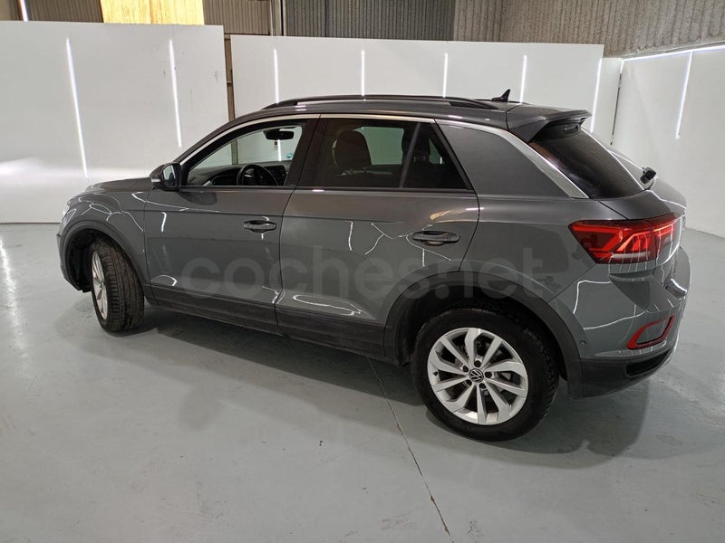 Volkswagen T-roc 2023 — photo 3