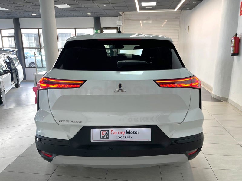 Mitsubishi Grandis 2025 — photo 5