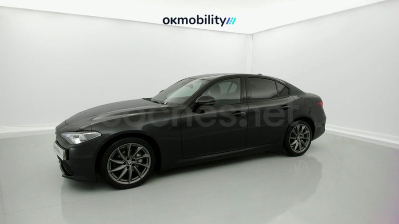 Alfa Romeo Giulia 2022 — photo 2