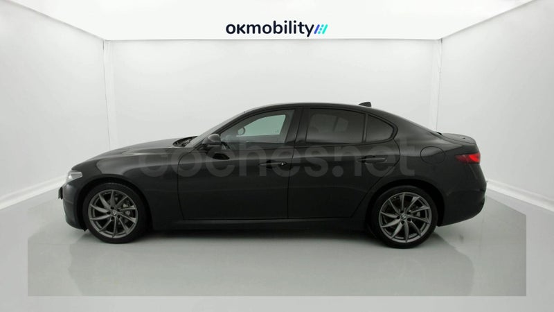 Alfa Romeo Giulia 2022 — photo 3