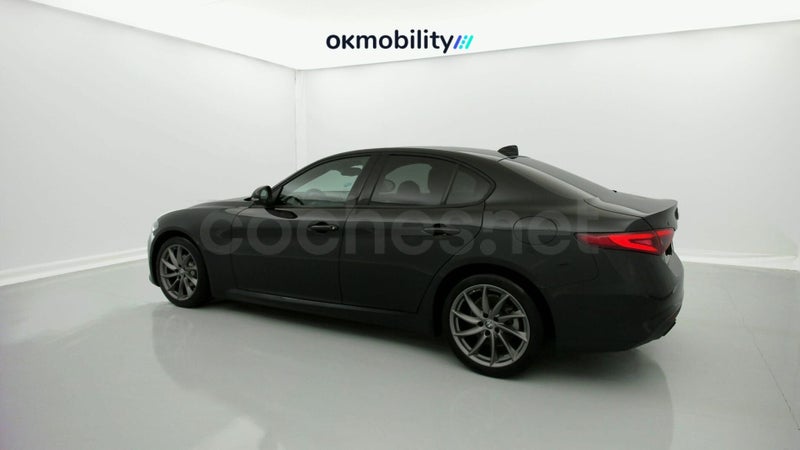 Alfa Romeo Giulia 2022 — photo 4