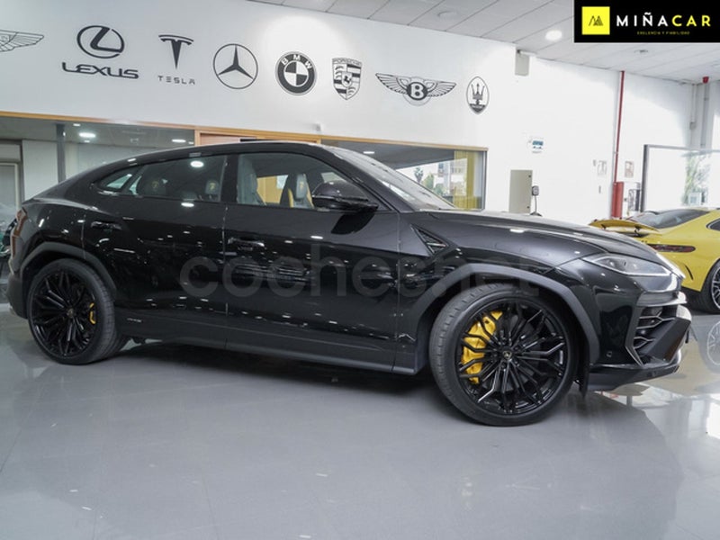 Lamborghini Urus 2026 — photo 3