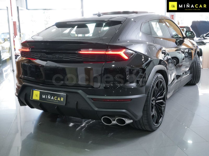 Lamborghini Urus 2026 — photo 5