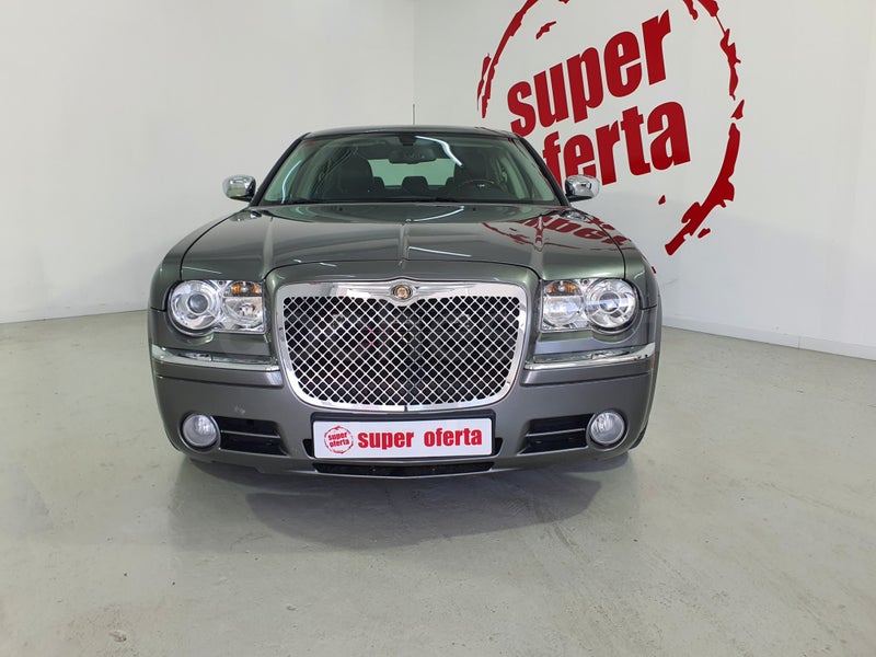 Chrysler 300c 2010 — photo 2