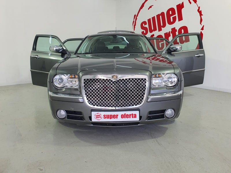 Chrysler 300c 2010 — photo 5