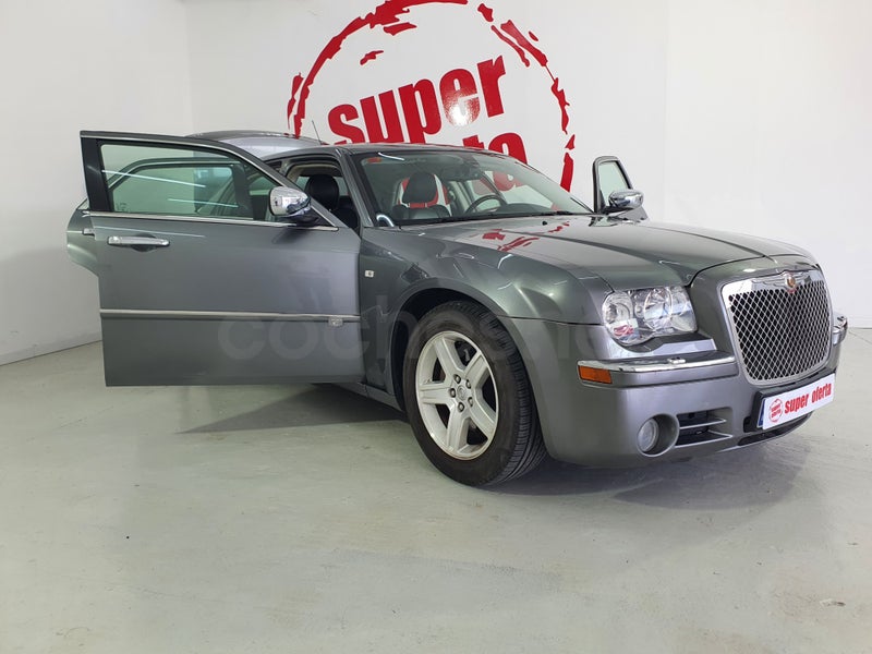 Chrysler 300c 2010 — photo 6