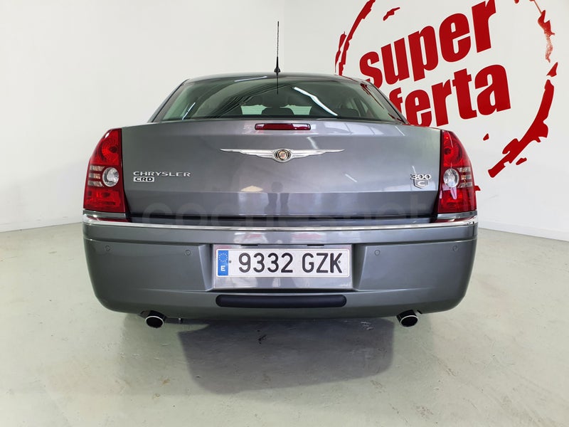 Chrysler 300c 2010 — photo 8