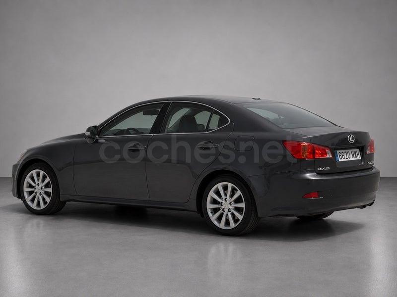 Lexus Is 2010 — photo 3