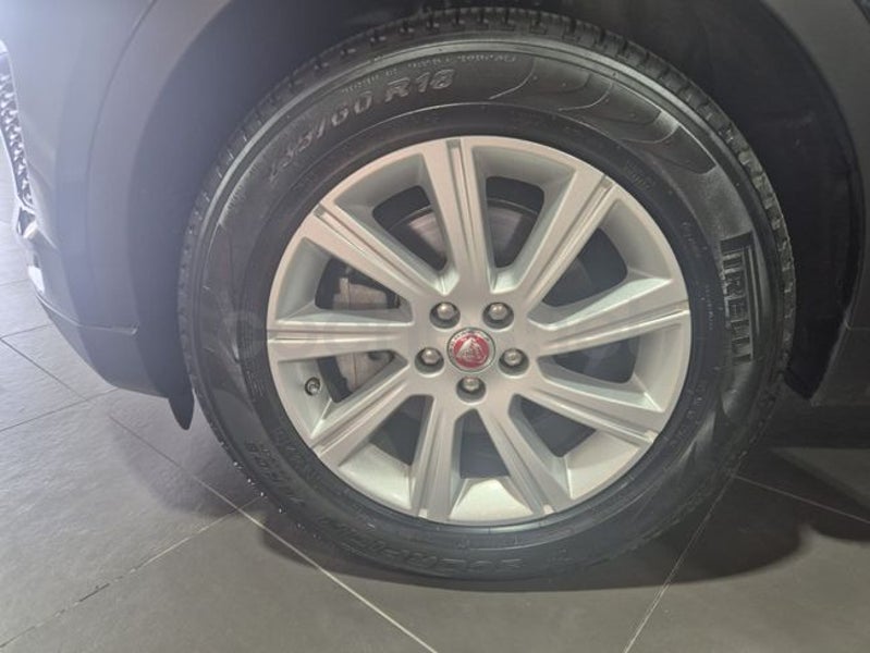 Jaguar E-pace 2019 — photo 4