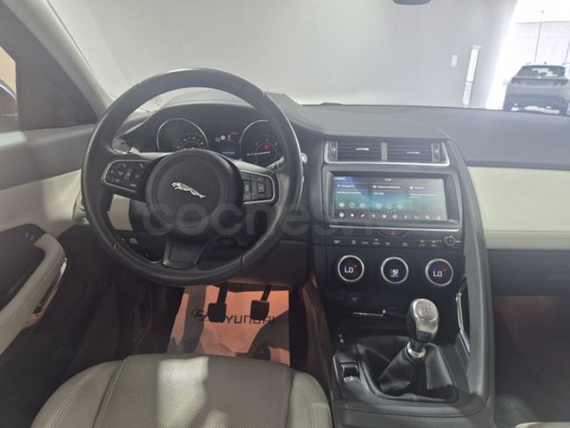 Jaguar E-pace 2019 — photo 7