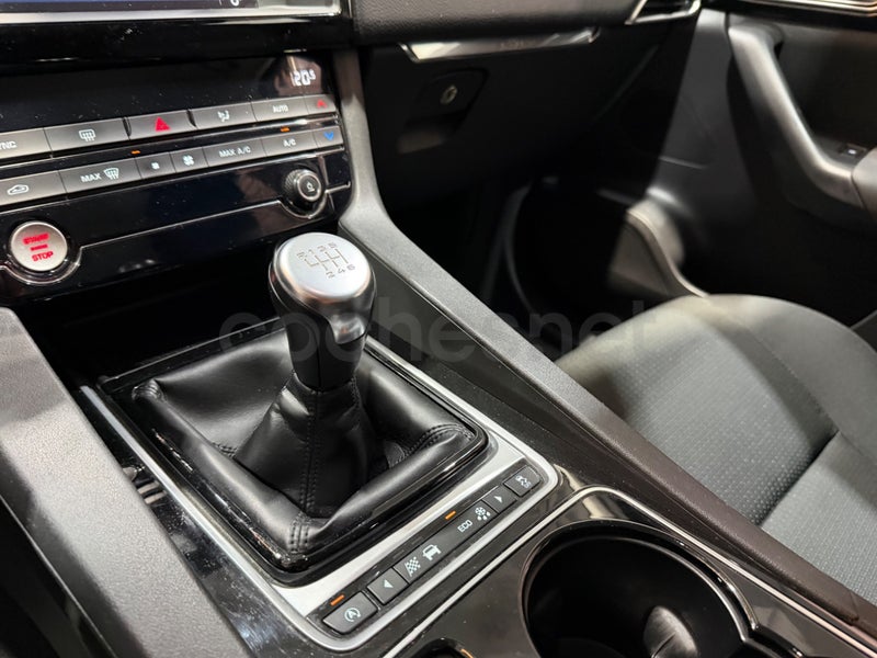 Jaguar F-pace 2016 — photo 8