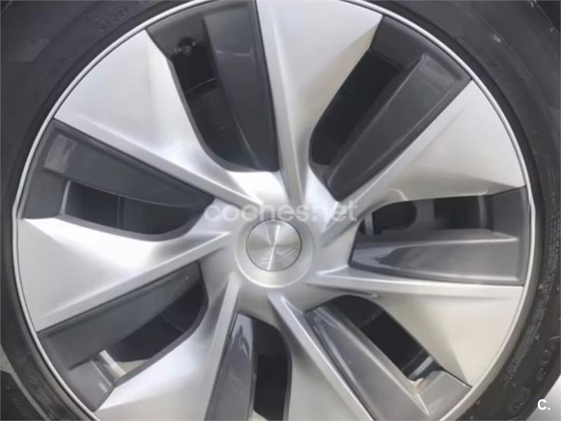 Tesla Model Y 2023 — photo 6