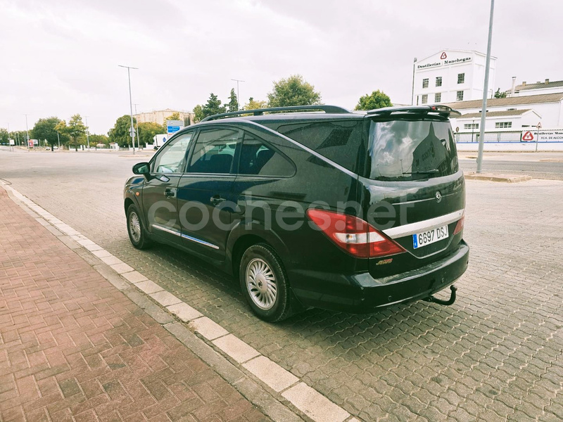 Ssangyong Rodius 2005 — photo 3