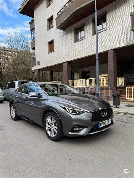 Infiniti Q30 2016