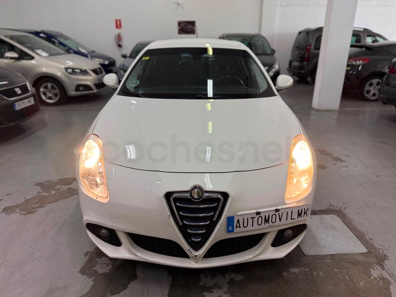 Alfa Romeo Giulietta 2012 — photo 2