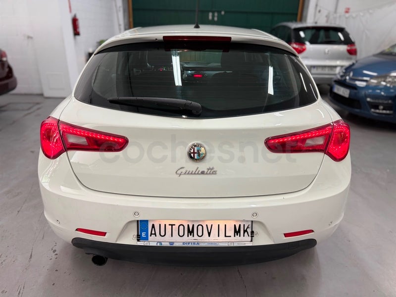 Alfa Romeo Giulietta 2012 — photo 6