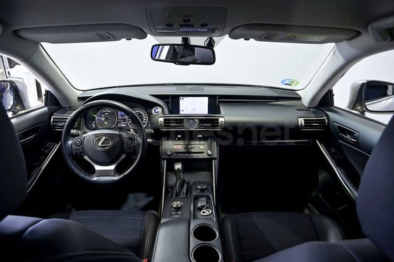 Lexus Is 2016 — photo 8