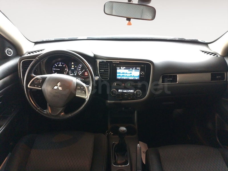 Mitsubishi Outlander 2016 — photo 6