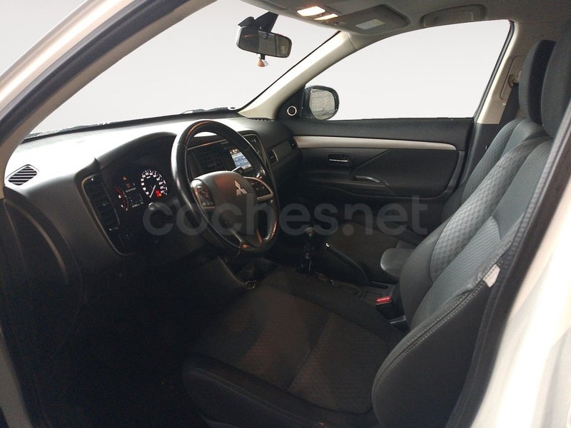 Mitsubishi Outlander 2016 — photo 8