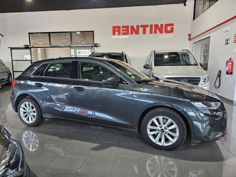 Audi A3 2021 — photo 2