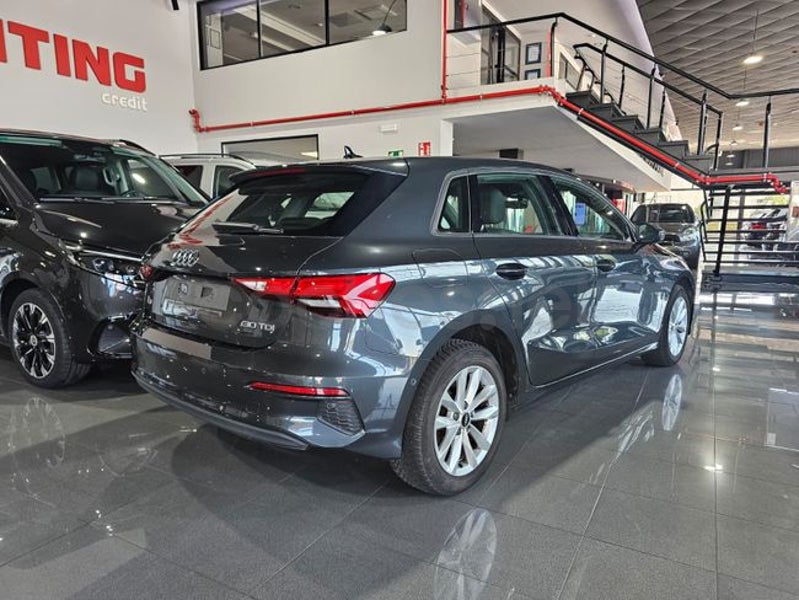 Audi A3 2021 — photo 3