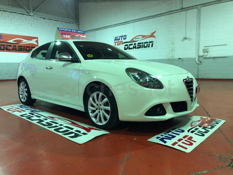 Alfa Romeo Giulietta 2011 — photo 5