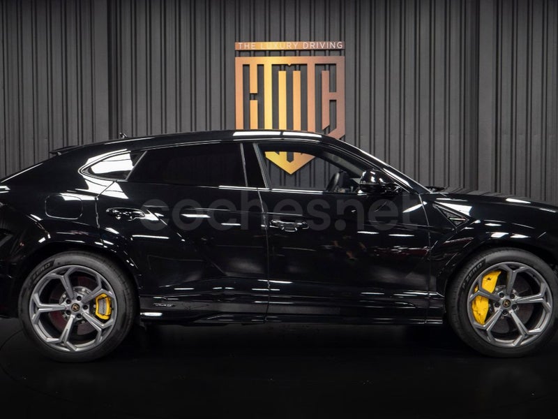 Lamborghini Urus 2026 — photo 3