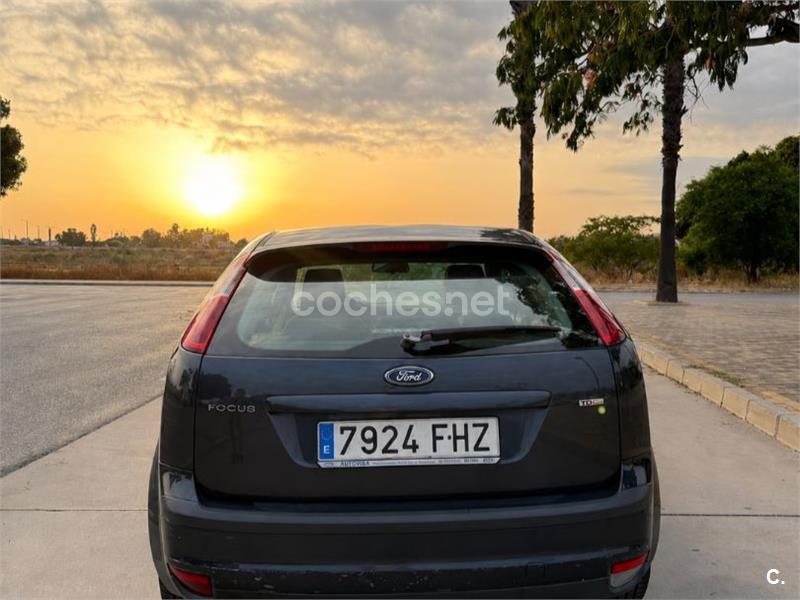 Ford Focus 2006 — photo 2