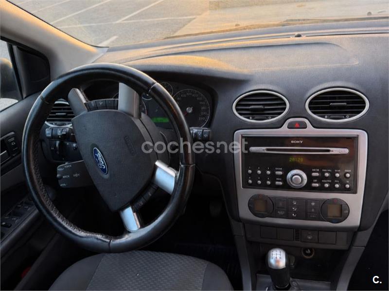 Ford Focus 2006 — photo 8