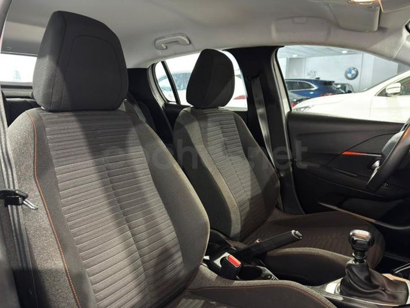 Peugeot 208 2022 — photo 8