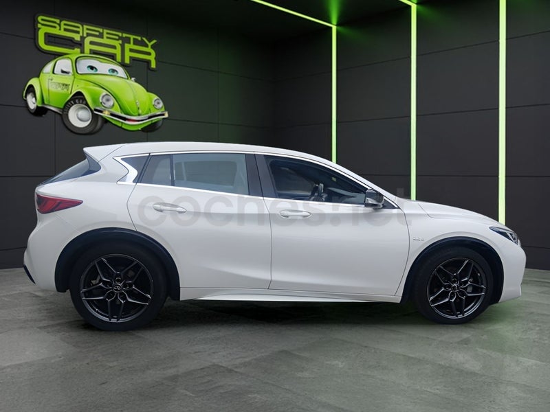 Infiniti Q30 2017 — photo 6