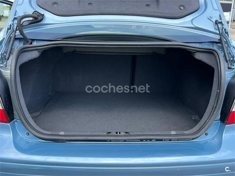Volvo S40 2004 — photo 8