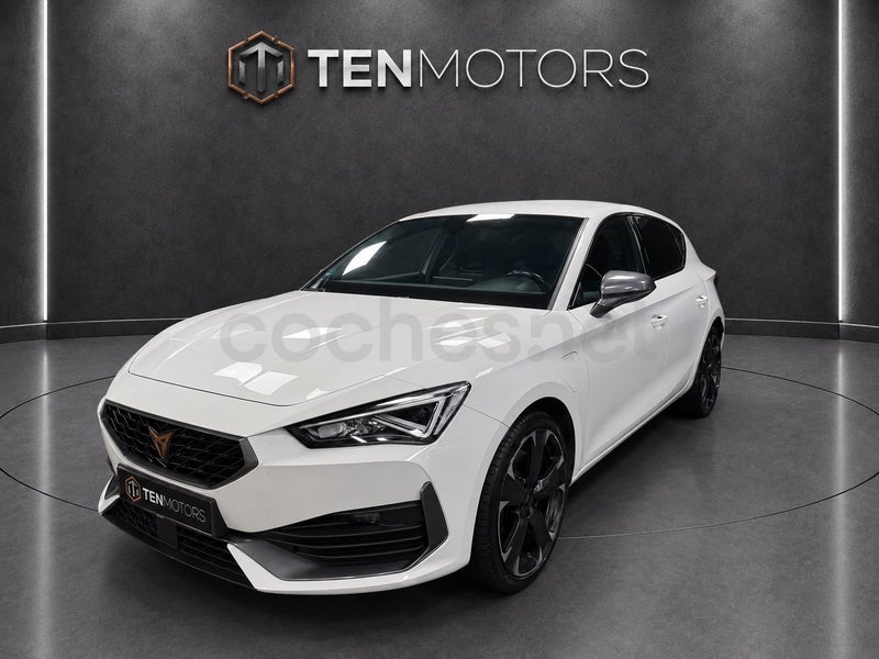 Cupra León 2022 — photo 2