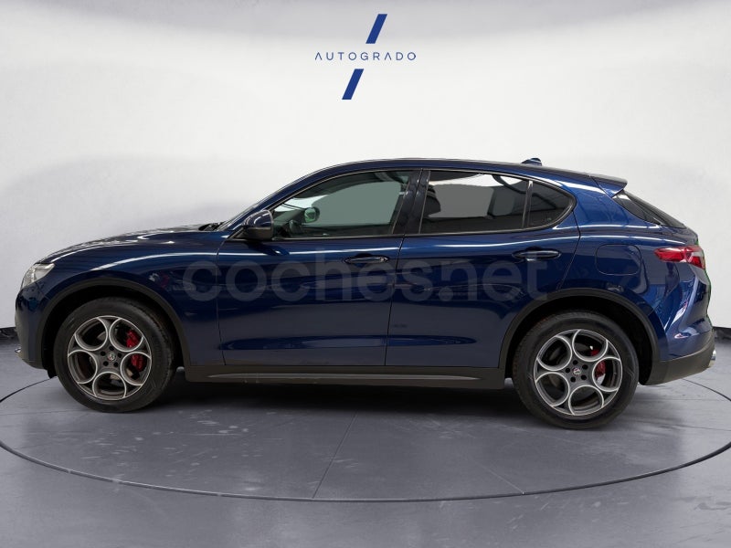 Alfa Romeo Stelvio 2017 — photo 2