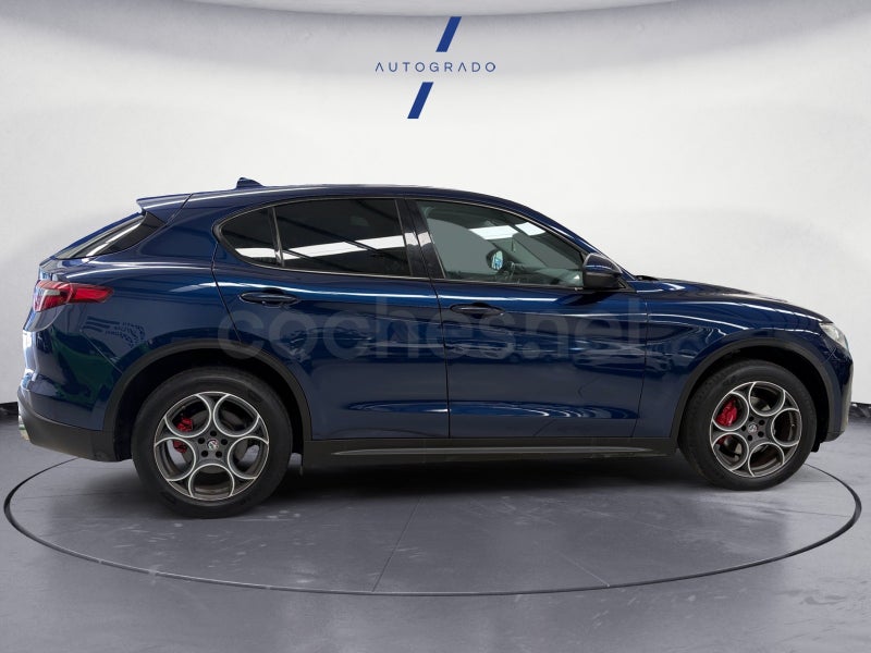 Alfa Romeo Stelvio 2017 — photo 6