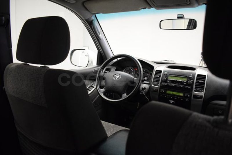 Toyota Land Cruiser 2005 — photo 8