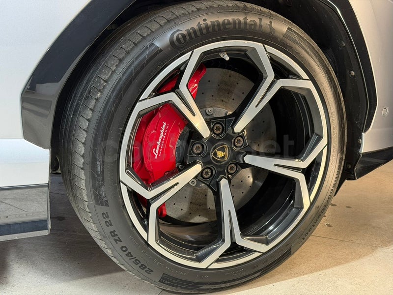 Lamborghini Urus 2019 — photo 6